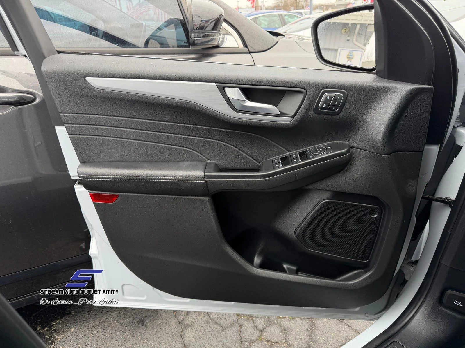 2025 Ford Escape Platinum - Photo 27