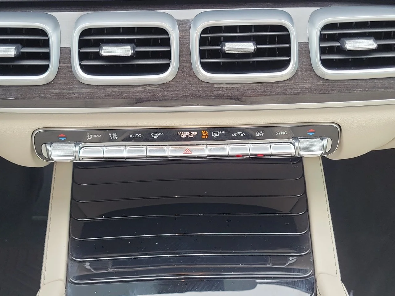 Used 2020 White Mercedes-Benz GLE 350 image 18