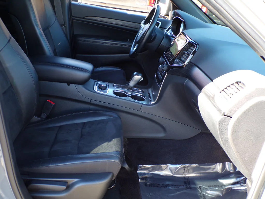 Used 2022 Gray Jeep Laredo X image 14