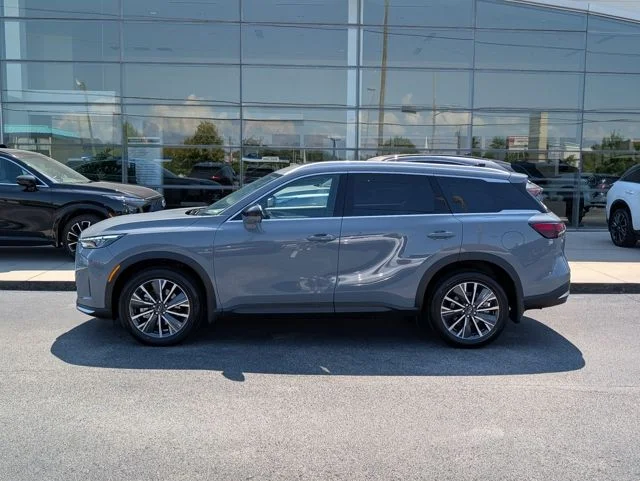 New 2027 HARBOR GRAY INFINITI LUXE image 2