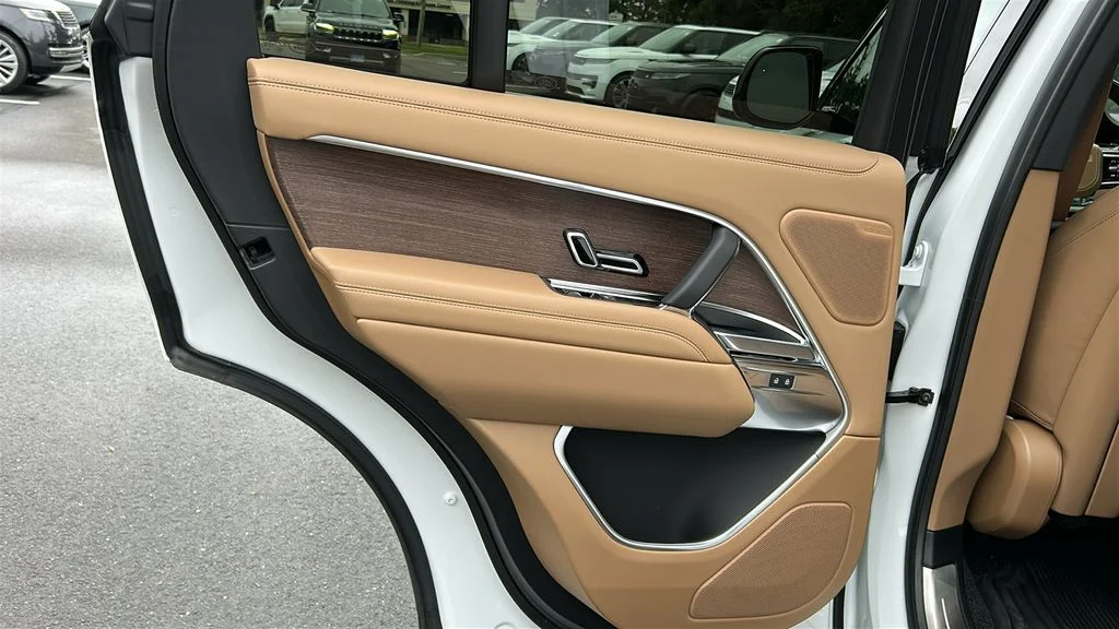 2026 Land Rover Range Rover SE - Photo 20