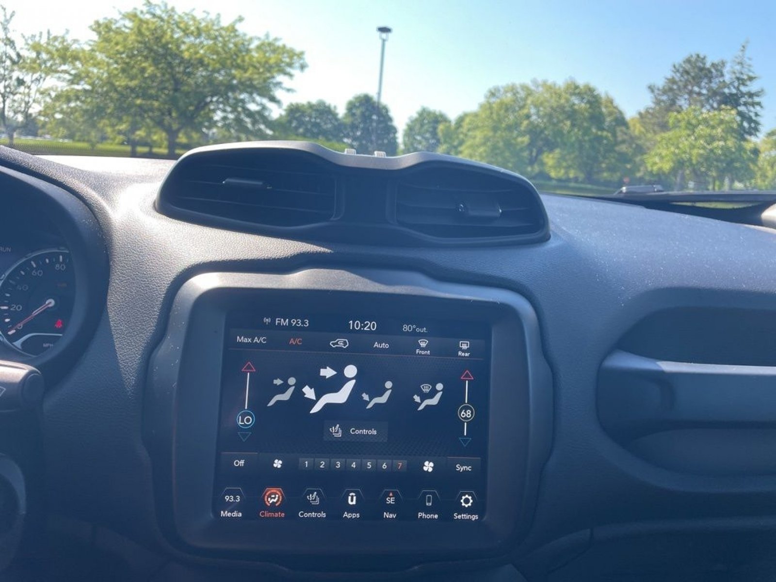 2022 Jeep Renegade Altitude - Photo 10