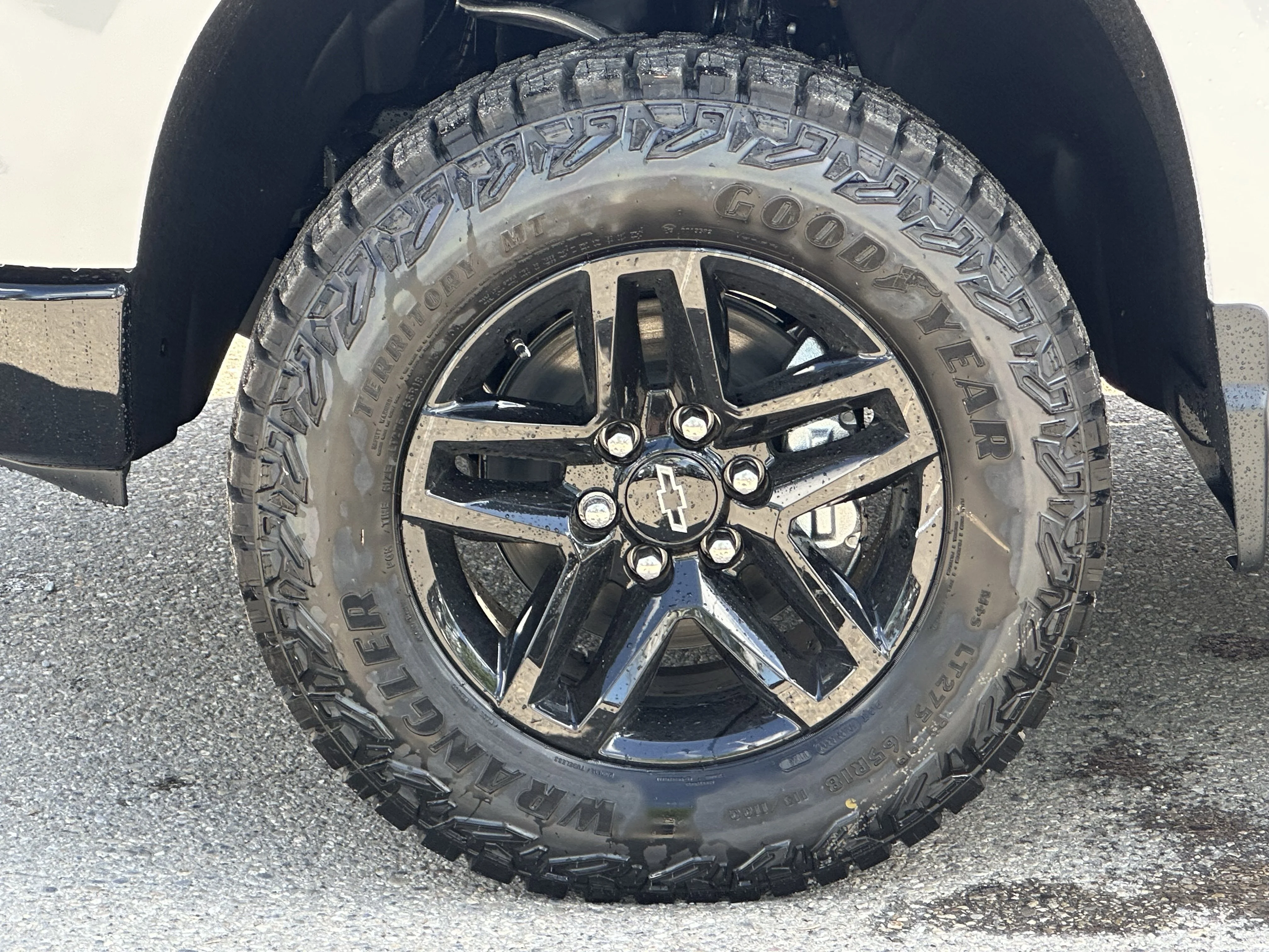 New 2026 Summit White Chevrolet Custom Trail Boss image 6