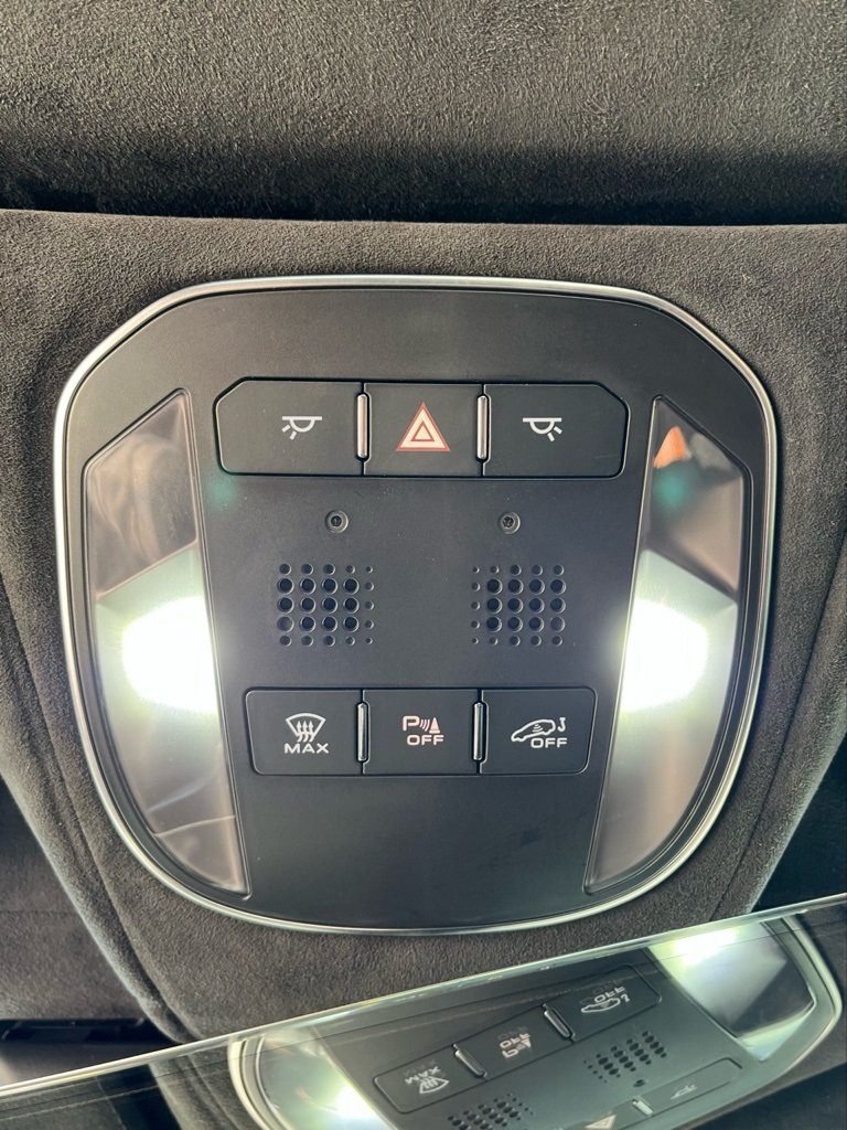 2023 MASERATI MC20 - Image 8