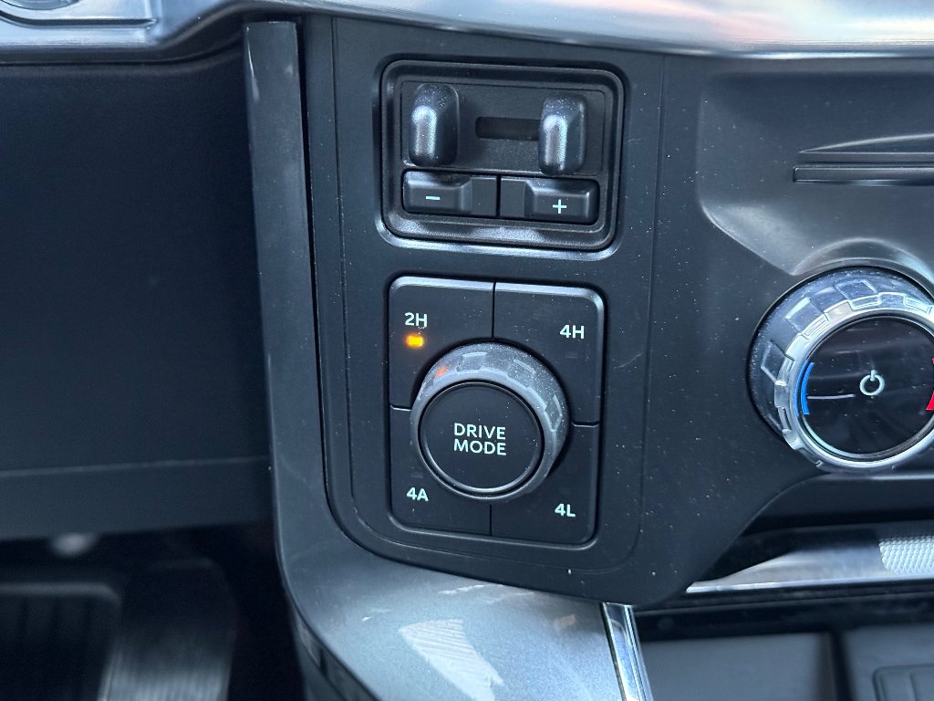 Used 2022 Oxford White Ford LARIAT image 27