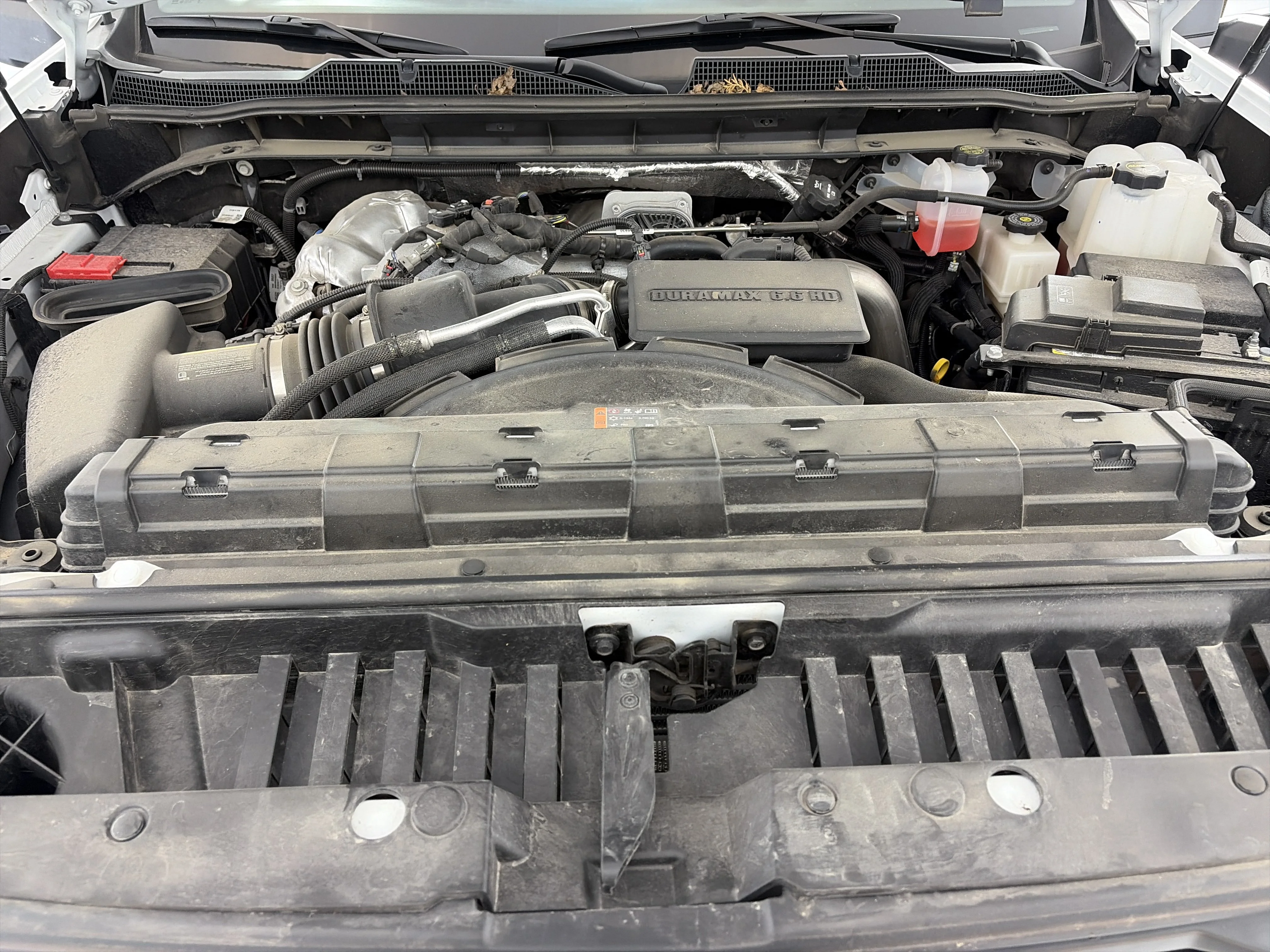 Certified Used 2025 Summit White Chevrolet LT image 11