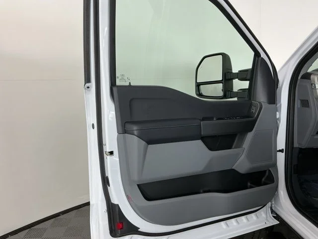New 2026 Oxford White Ford XL image 15
