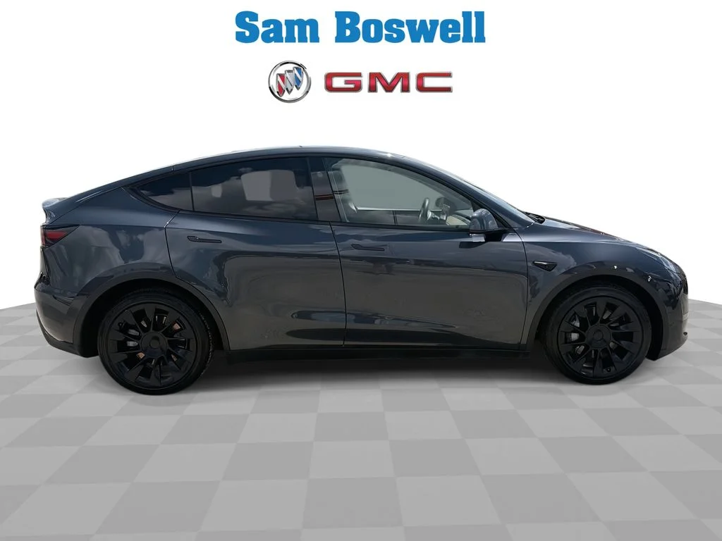 2024 Tesla Model Y Long Range - Photo 9