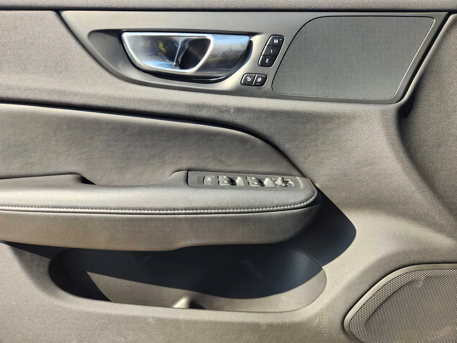 2024 Volvo V60 Cross Country Plus - Photo 23
