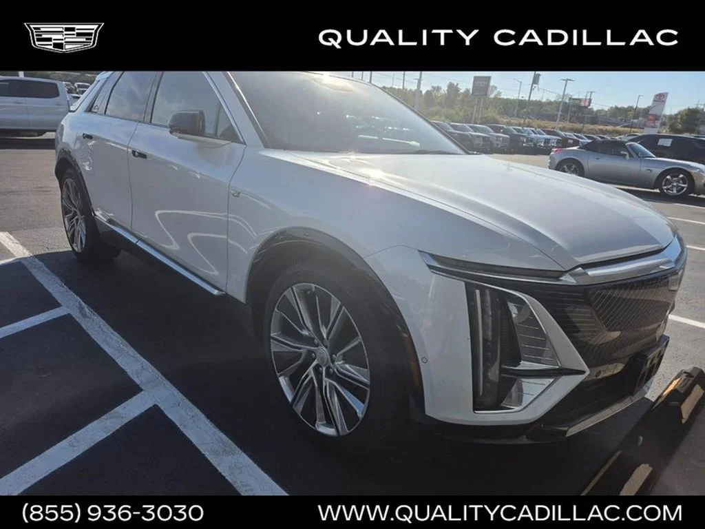 2024 Cadillac LYRIQ Luxury 3