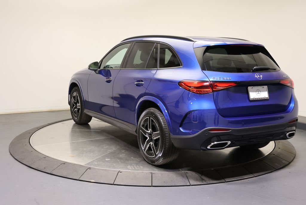Used 2027 Starling Blue Metallic Mercedes-Benz GLC 300 image 5