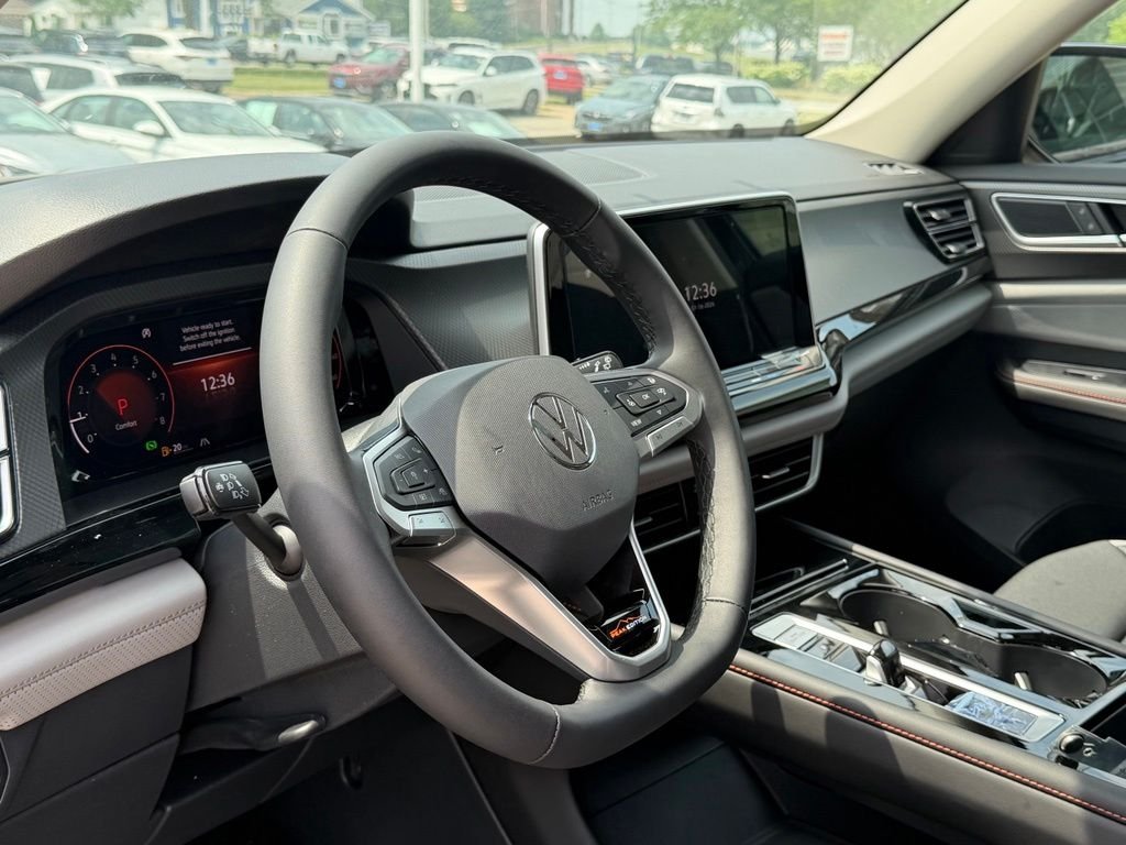 New 2026 Deep Black Pearl Volkswagen 2.0T Peak Edition image 6