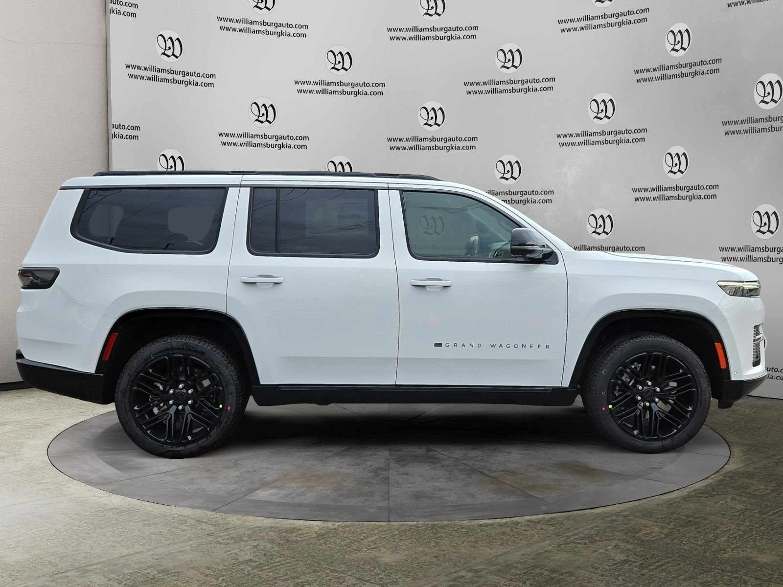New 2026 Bright White Clear-Coat Exterior Paint Jeep Limited Reserve image 6