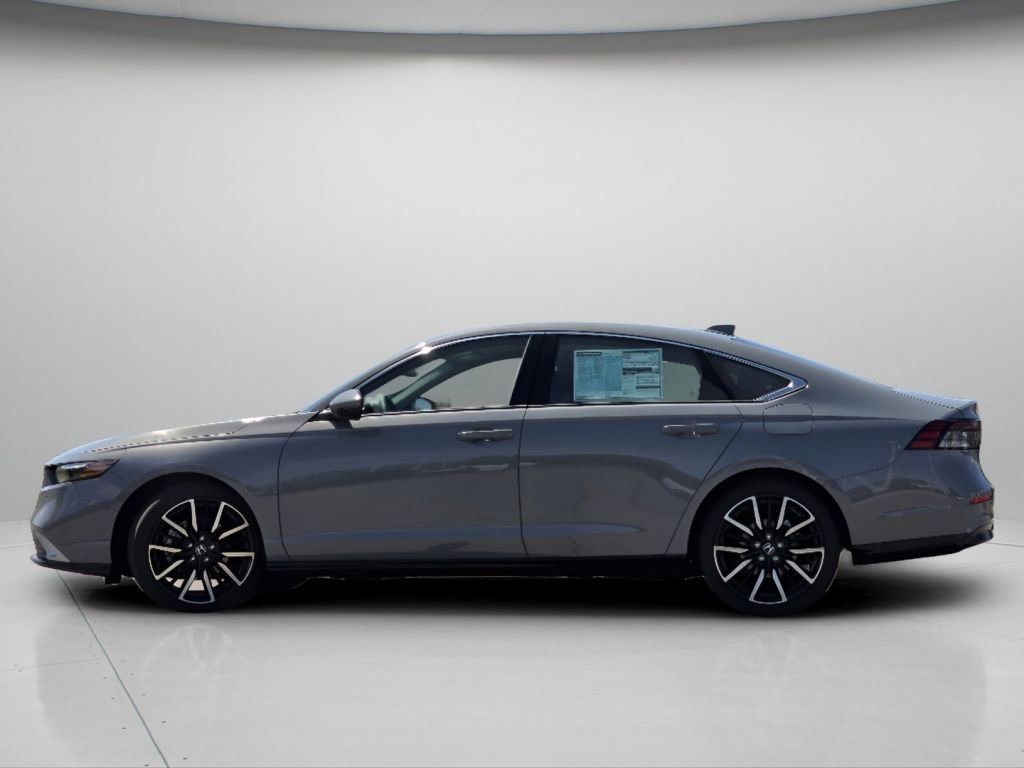 New 2026 Urban Gray Pearl Honda Touring image 4