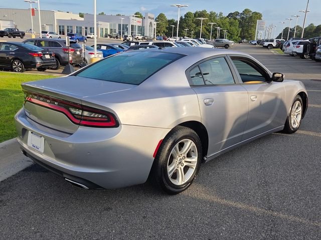 Used 2015 Silver Dodge SE image 12