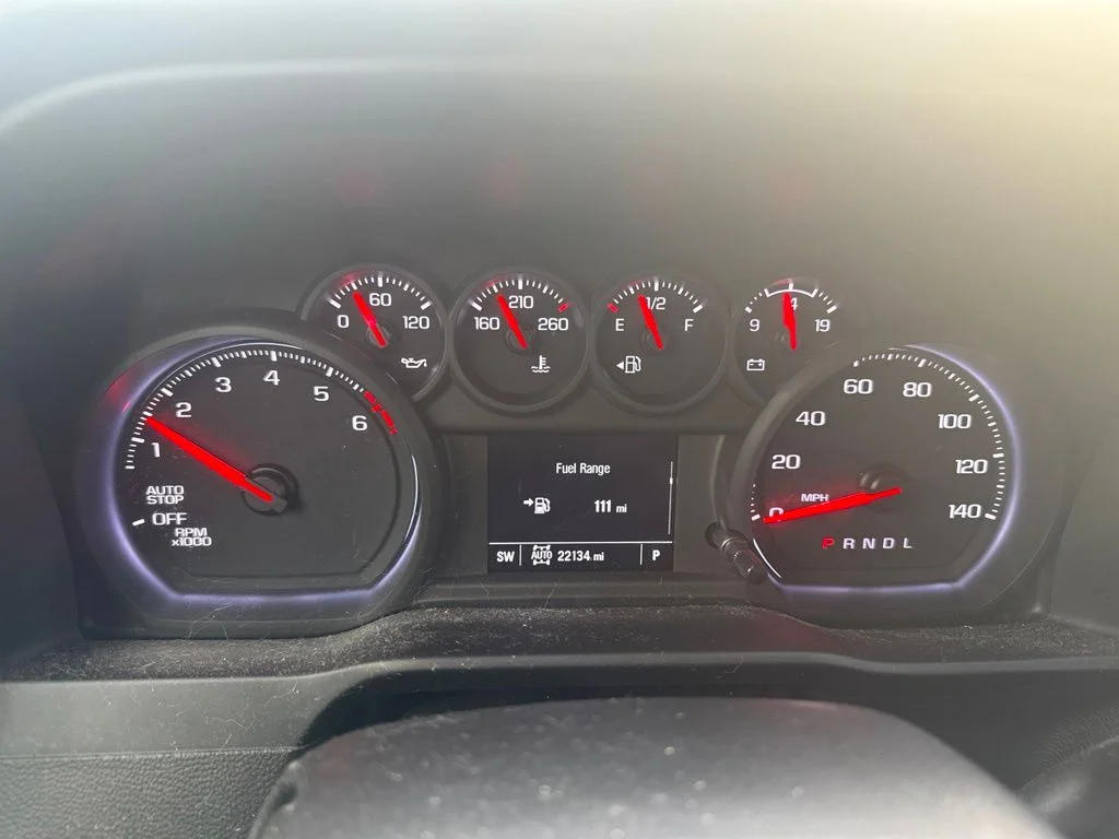 Used 2022 White Chevrolet Custom image 17