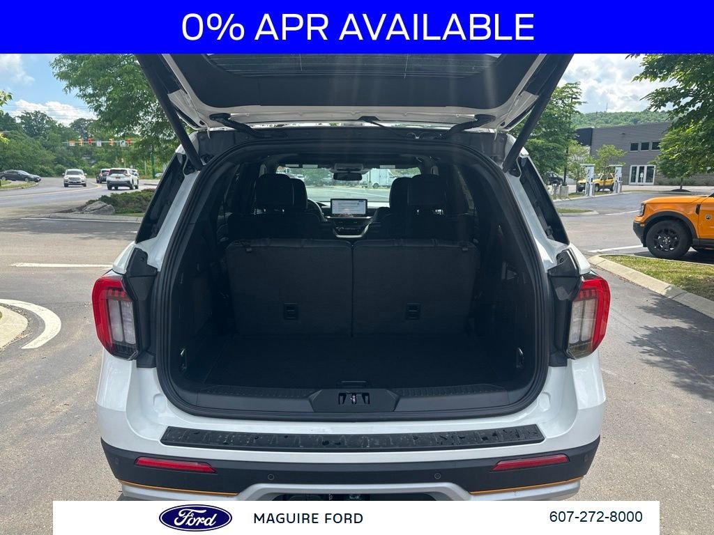 New 2026 White Metallic Ford Tremor® image 10