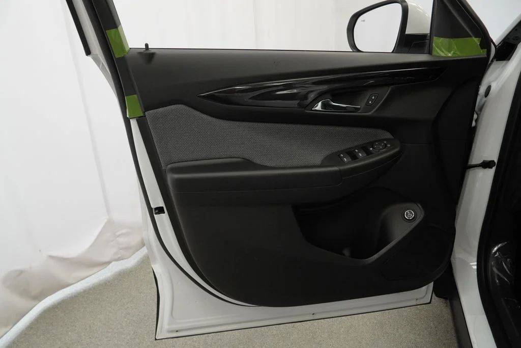 New 2026 White Chevrolet LT image 23