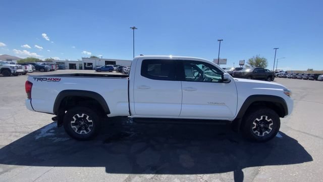 Used 2019 Super White Toyota SR5 image 9