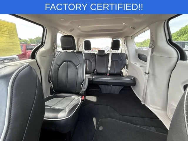 Used 2024 White Chrysler Limited image 26