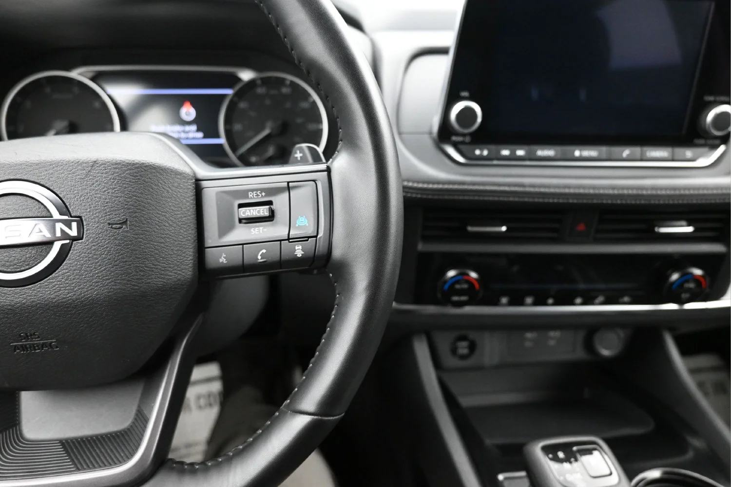 Used 2025 Deep Ocean Blue Nissan SV image 23
