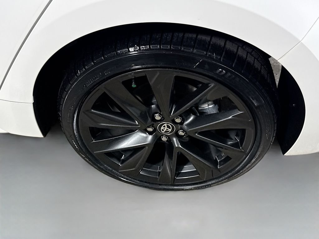 Used 2024 Ice Cap Toyota XSE image 9