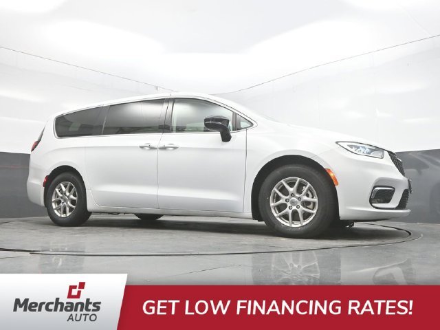 Used 2024 White Chrysler Touring L image 33