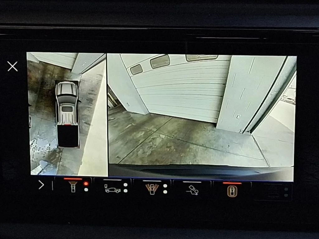 Used 2025 Summit White GMC AT4X image 19