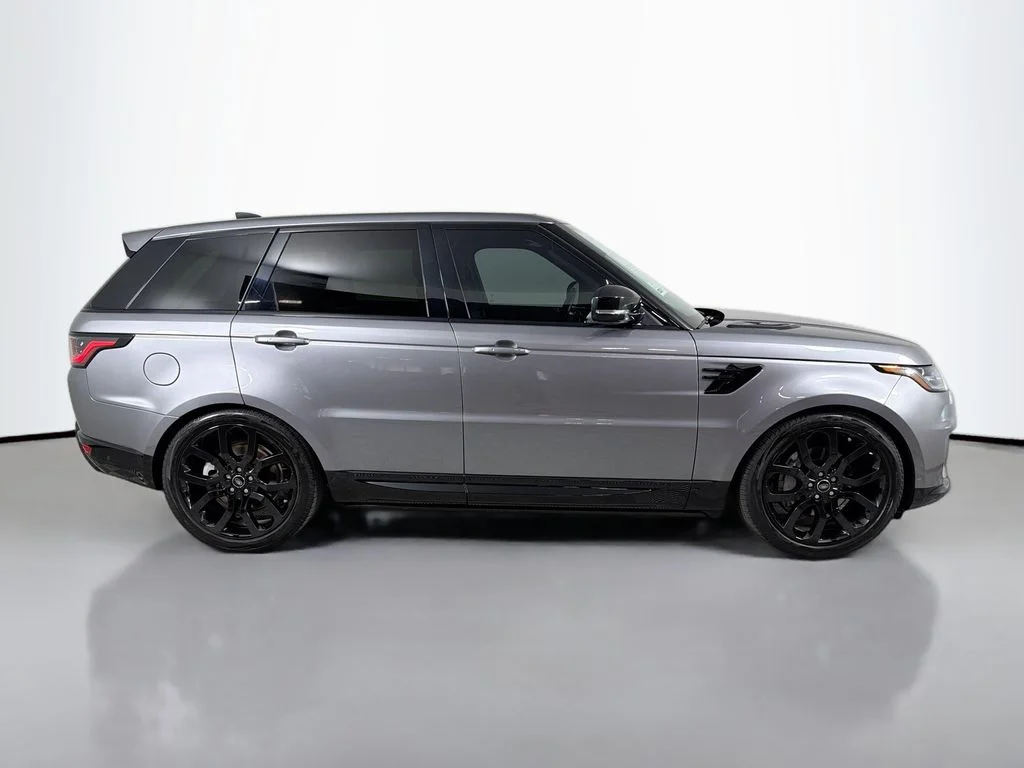 Used 2022 Gray Land Rover HSE Silver Edition image 4