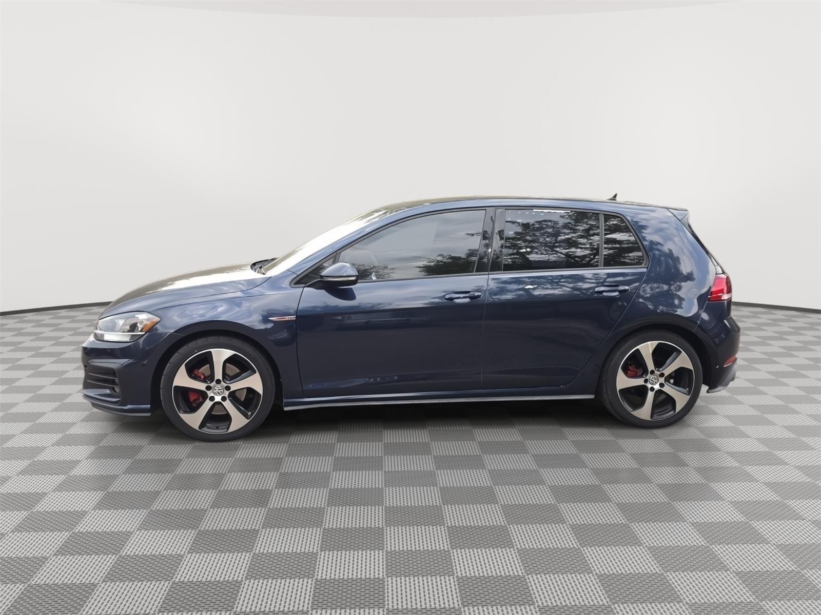 Used 2018 Night Blue Metallic Volkswagen S image 6