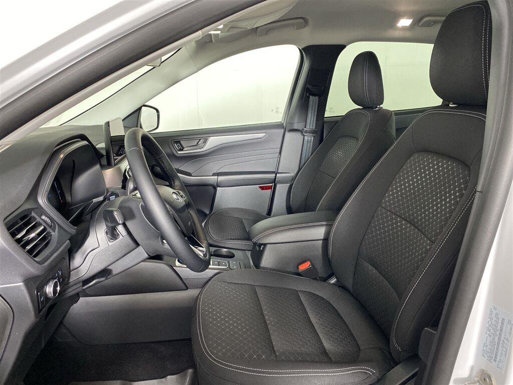 Used 2025 Oxford White Ford Active image 13