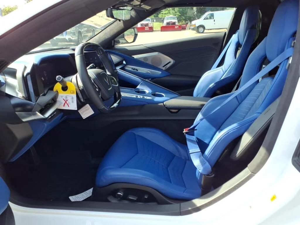 New 2027 Arctic White Chevrolet 3LZ image 5