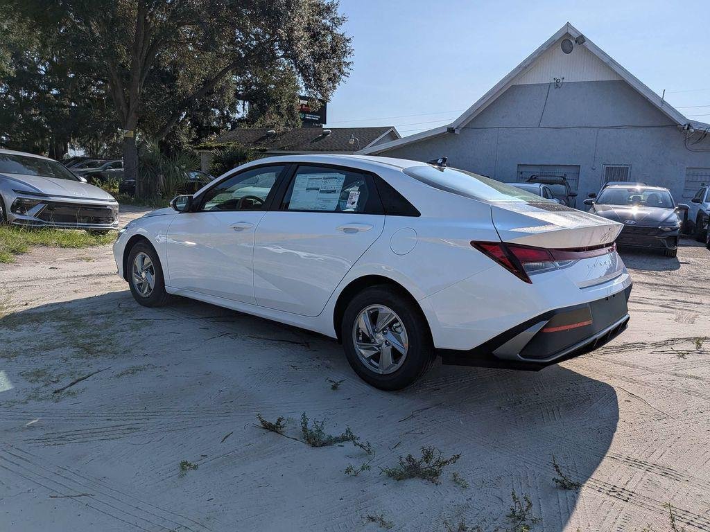 New 2026 White Hyundai SE image 5