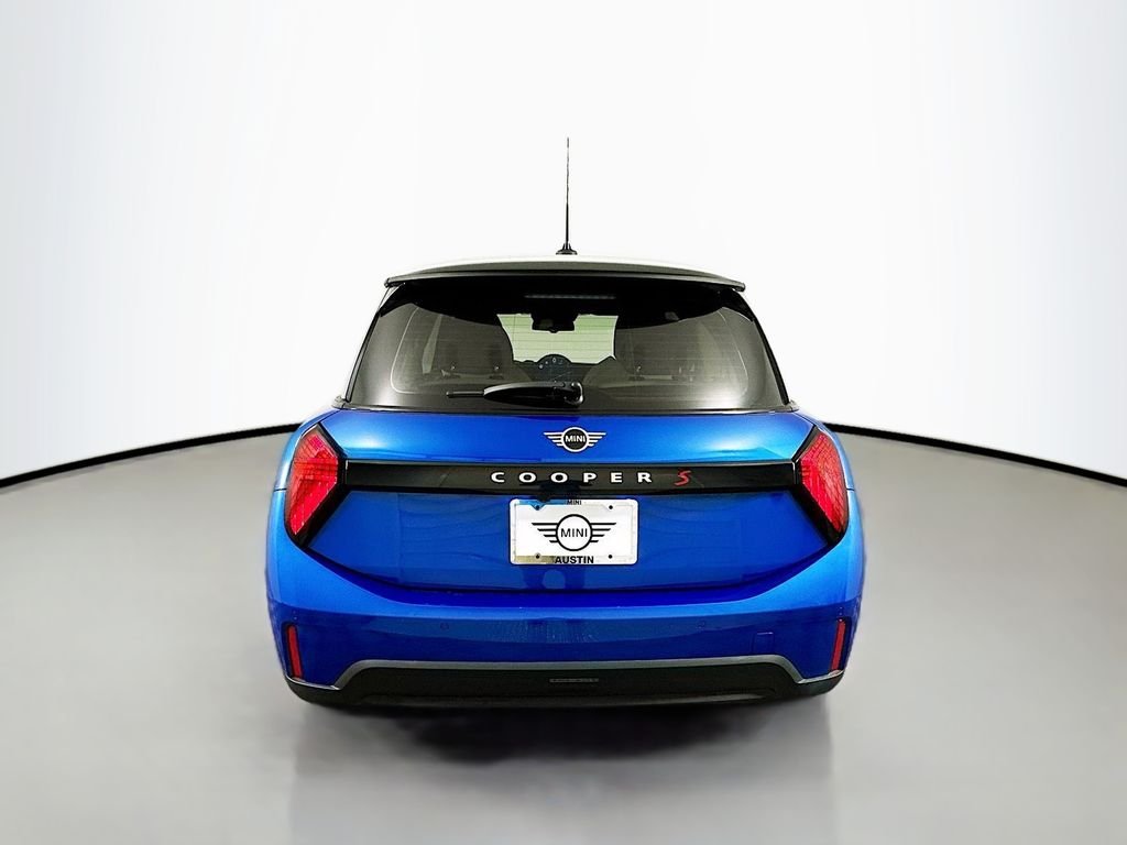 Certified Used 2025 Blue MINI Signature Plus image 6