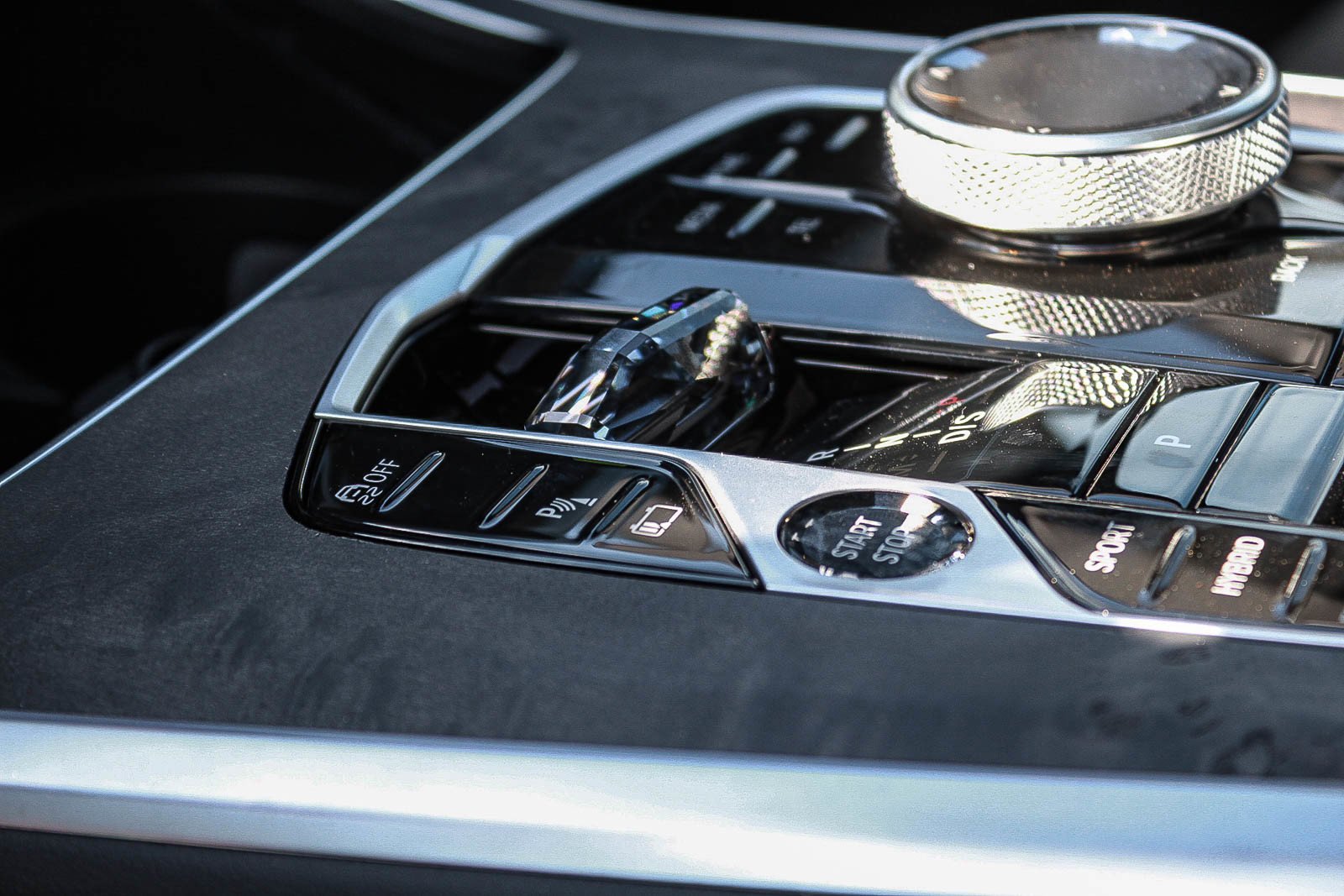 New 2026 Skyscraper Grey Metallic BMW xDrive50e image 22