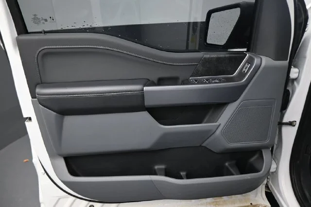 Used 2021 White Ford XLT image 25