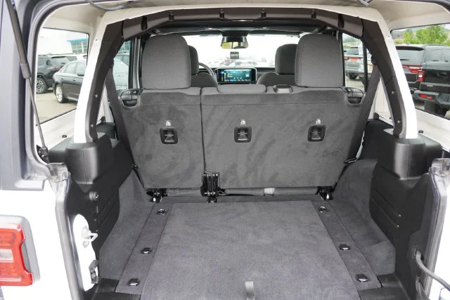 Certified Used 2025 White Jeep Rubicon image 21