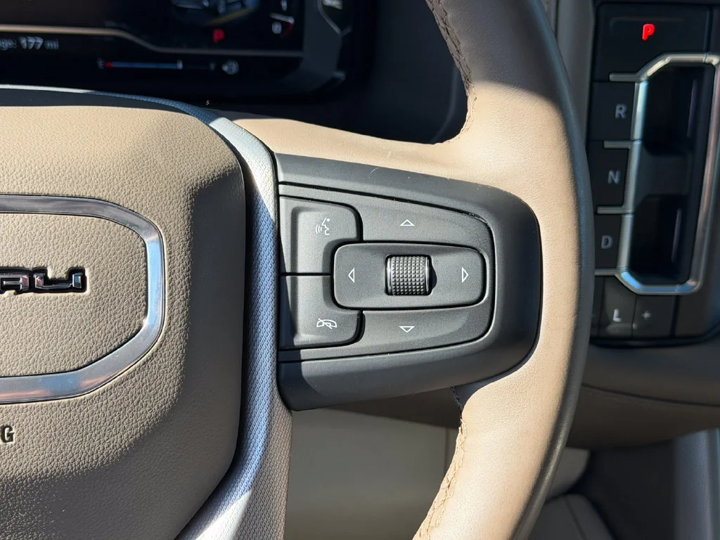 2023 GMC Yukon Denali - Photo 40