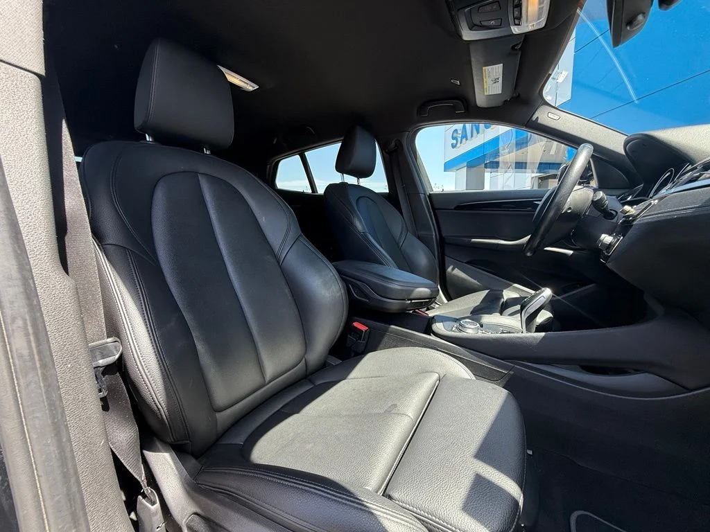 Used 2020 Black BMW sDrive28i image 16