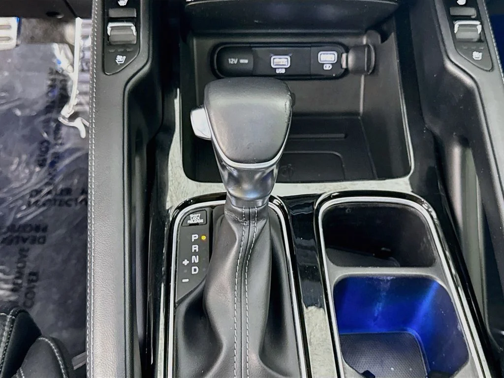 Used 2022 White Kia SX image 17