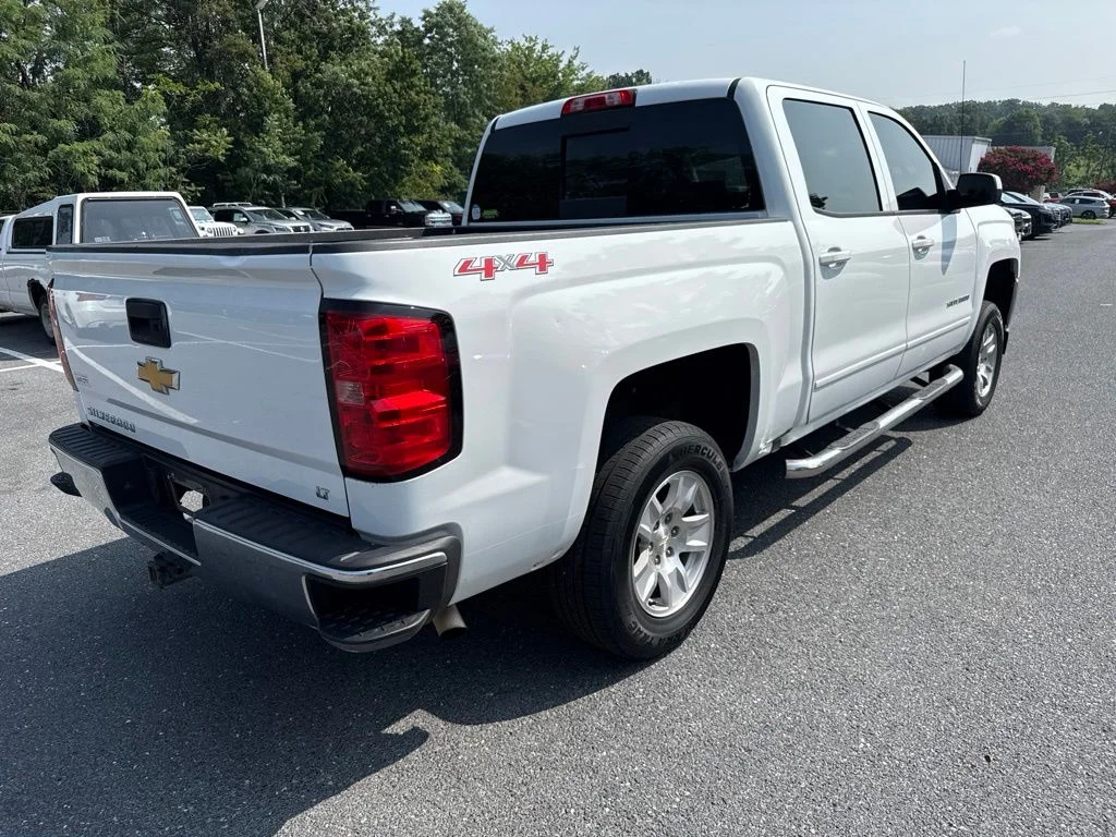 Used 2017 White Chevrolet LT image 4