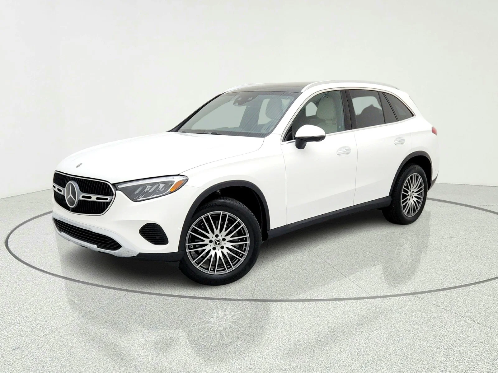 2026 Mercedes-Benz GLC GLC 300's photo