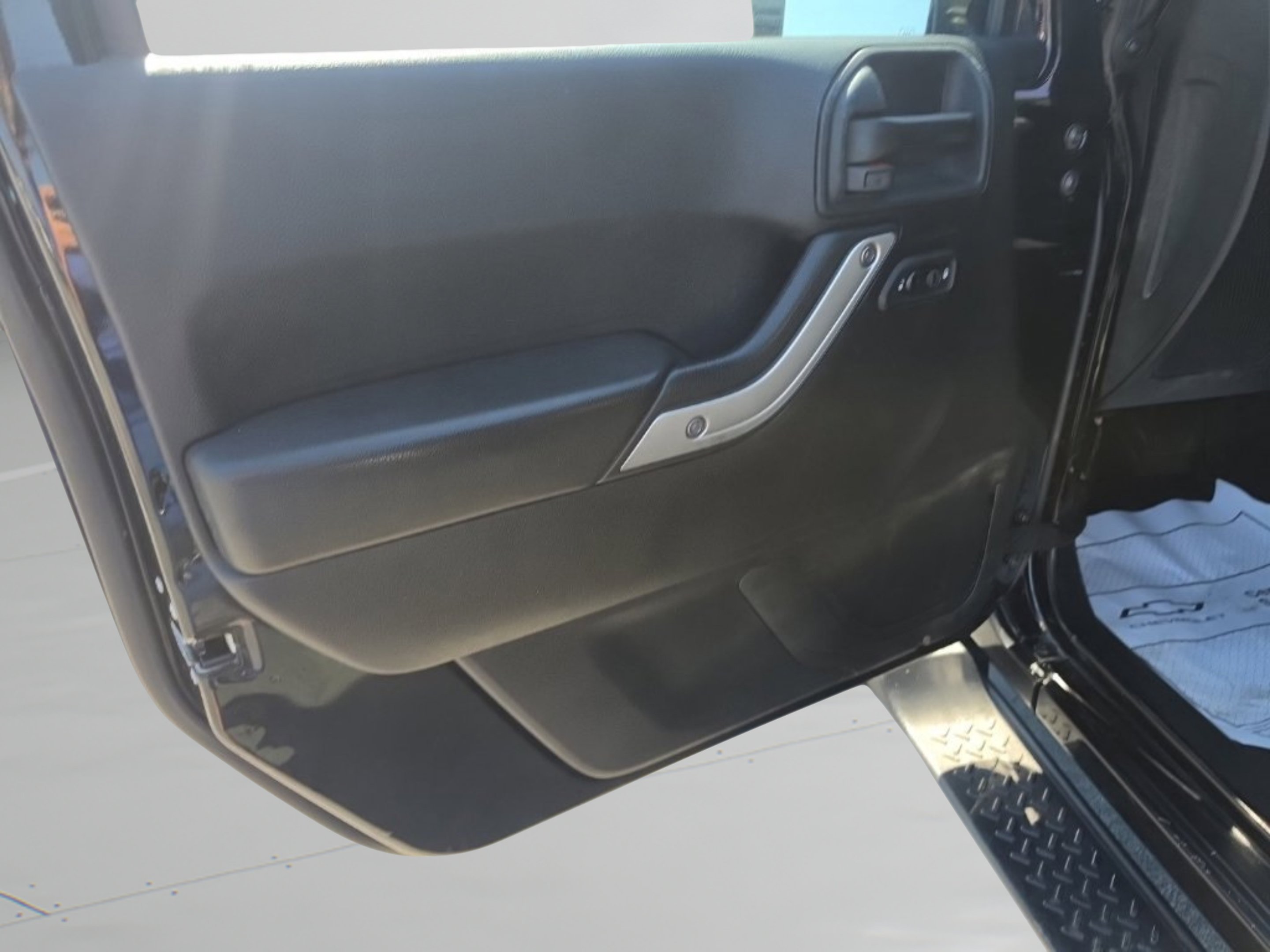 Used 2018 Black Clearcoat Jeep Unlimited Sahara image 9