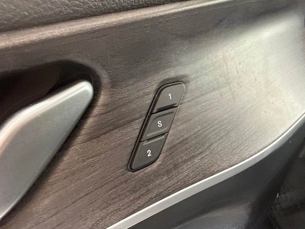Used 2022 Gray Jeep Limited image 17