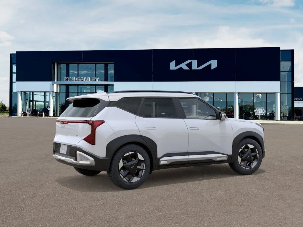 New 2027 Snow White Pearl Kia EX image 6