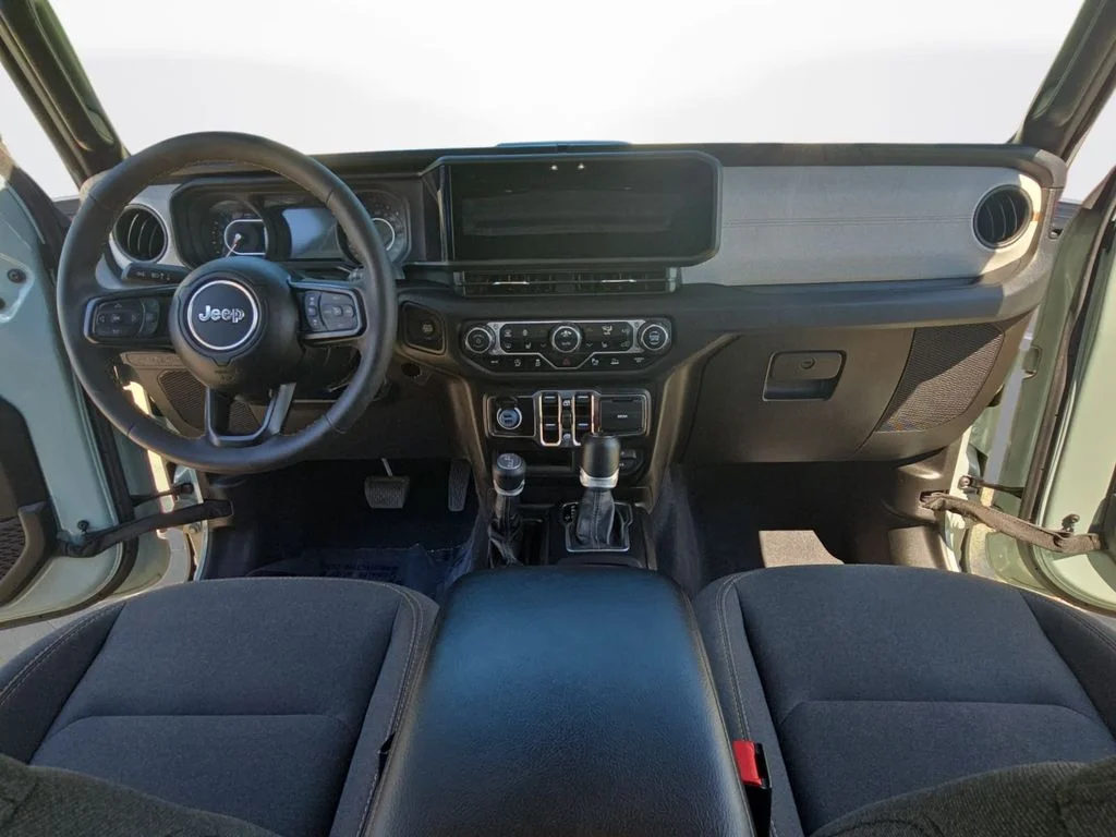 Used 2024 Gray Jeep Sport S image 9