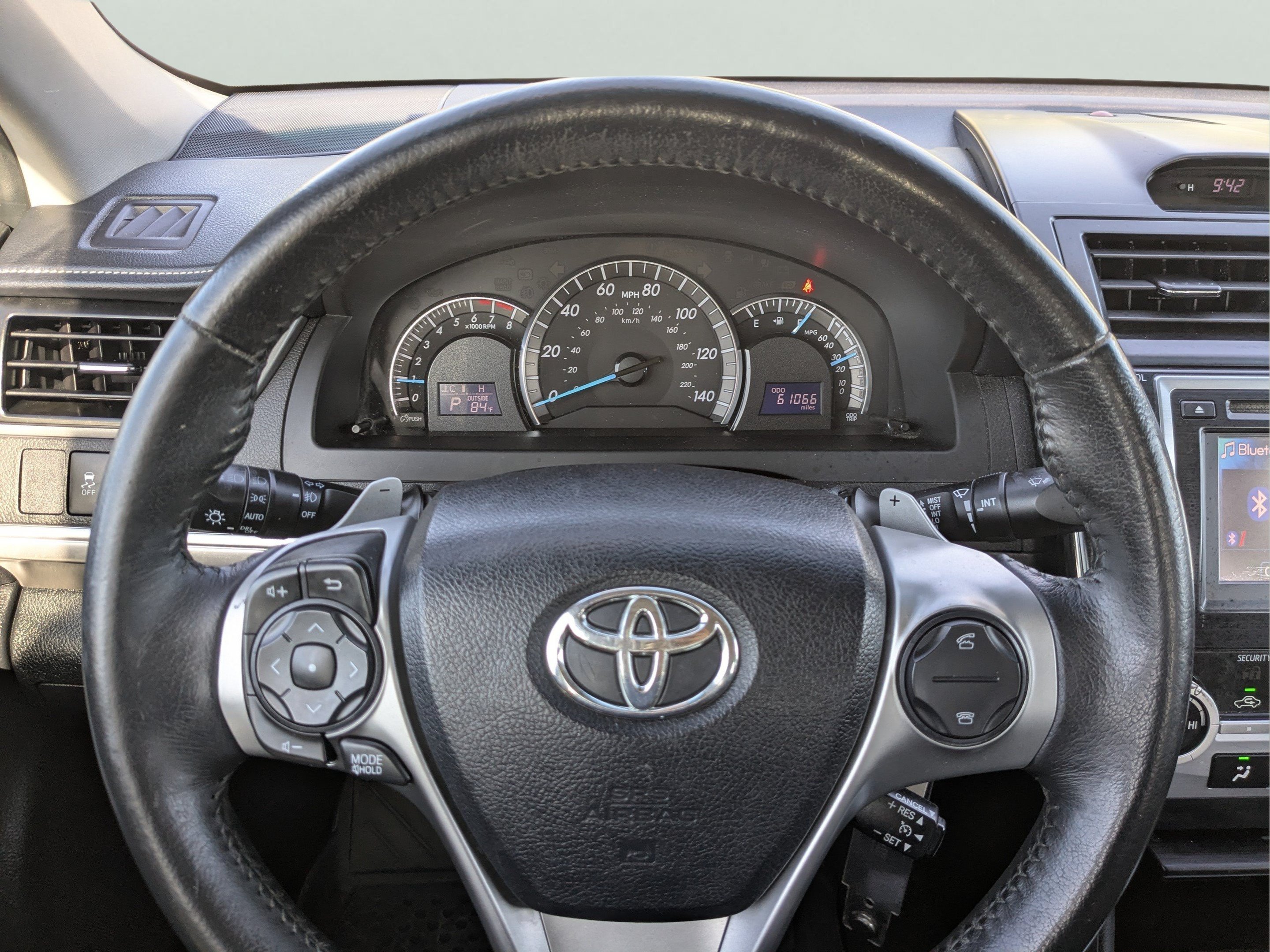 2014 Toyota Camry SE - Photo 25