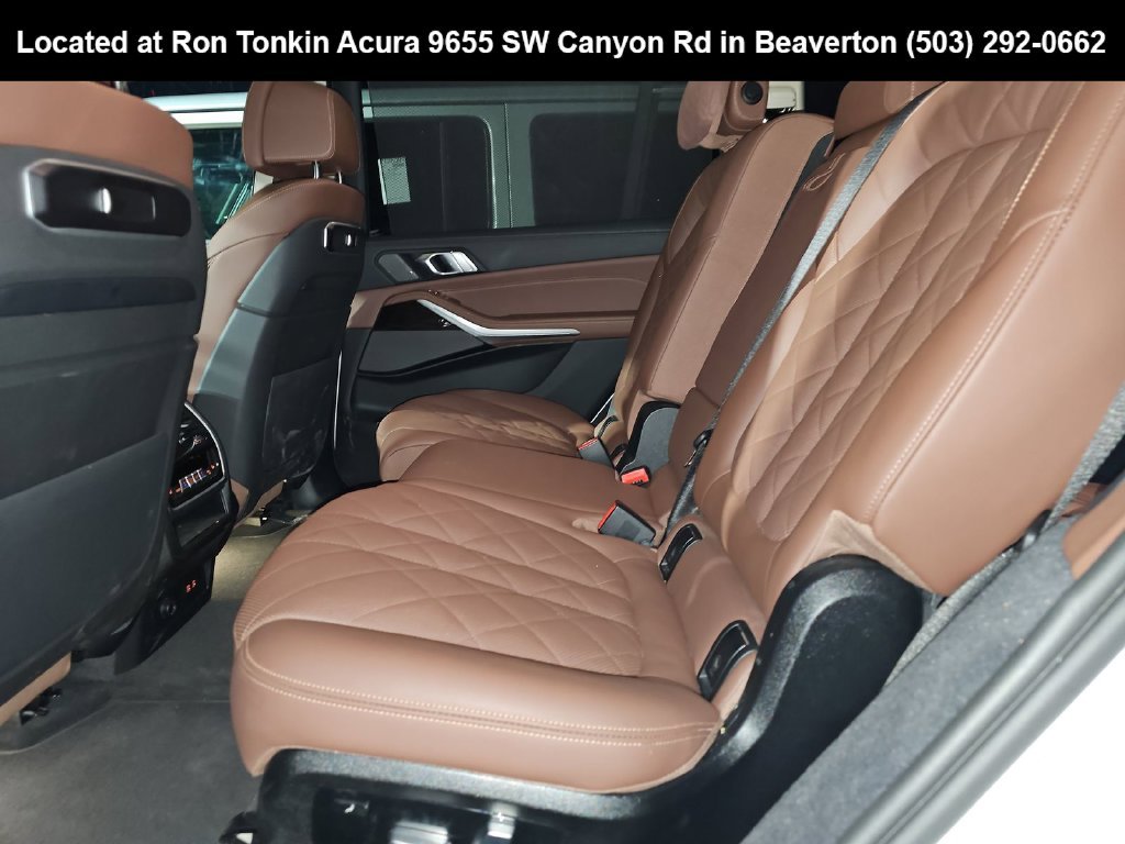 Used 2026 Mineral White Metallic BMW xDrive40i image 11