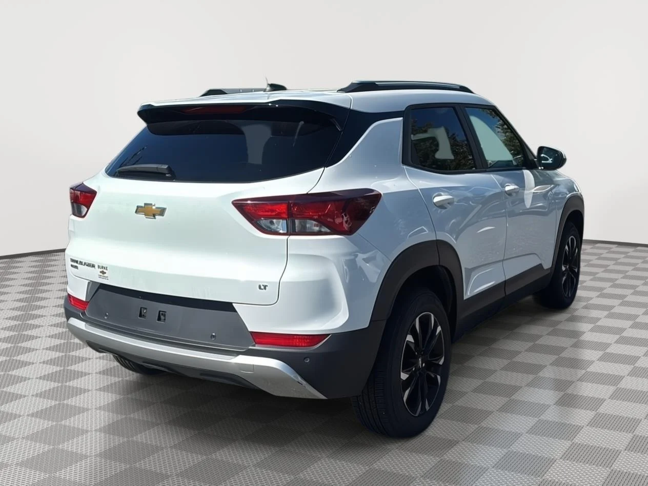 Used 2022 Summit White Chevrolet LT image 5