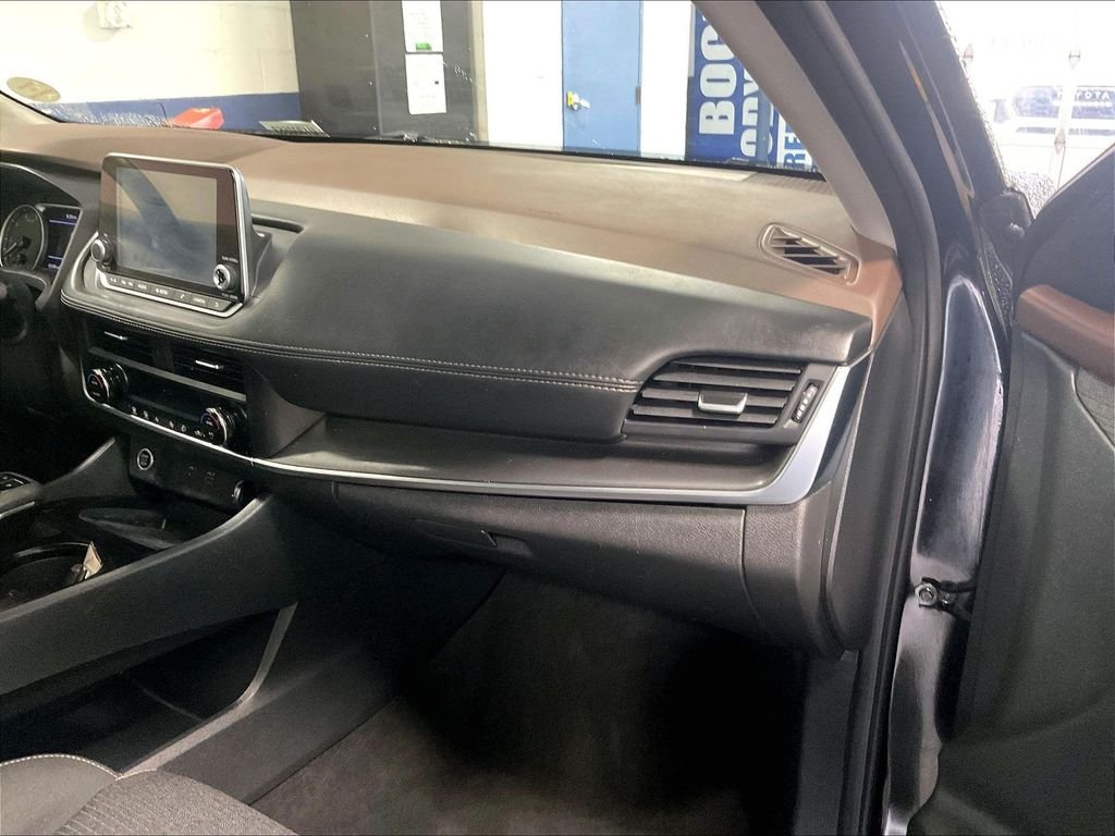 Used 2023 Black Nissan SV image 13